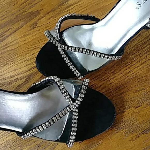 Masseys Heels - Picture 2 of 8